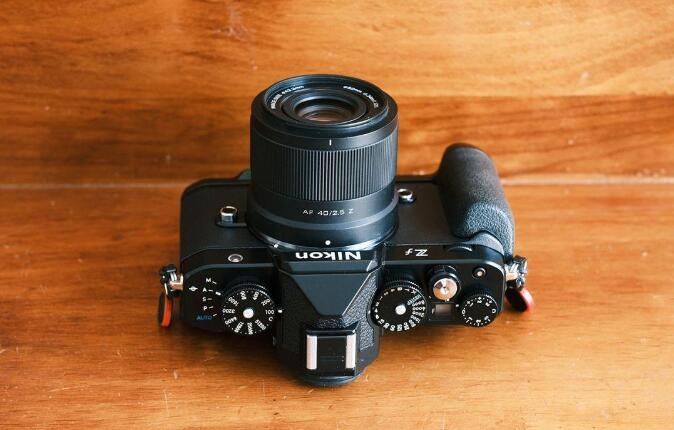 尼康最香平價(jià)掛機(jī)頭？唯卓仕40 2.5使用感受